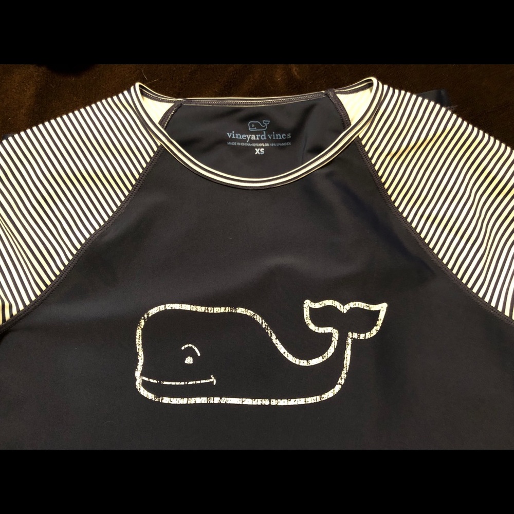 Vineyard vines rash guard